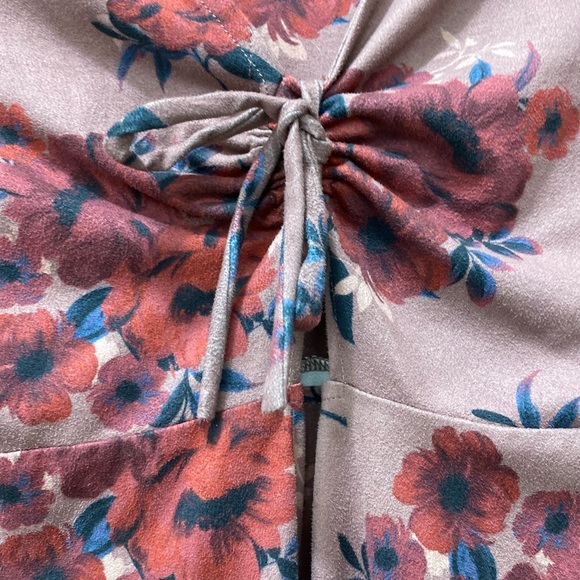 ❤️🔥Socialite Dusty Mauve Vegan Soft Leather Red Floral Butterfly Sleeve Dress - Picture 3 of 8